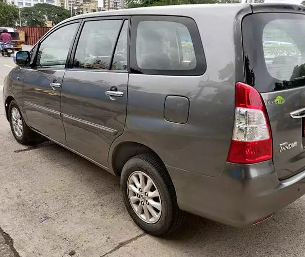 Toyota Innova(2009-2012) 2.5 G 7 Str Bs-iii